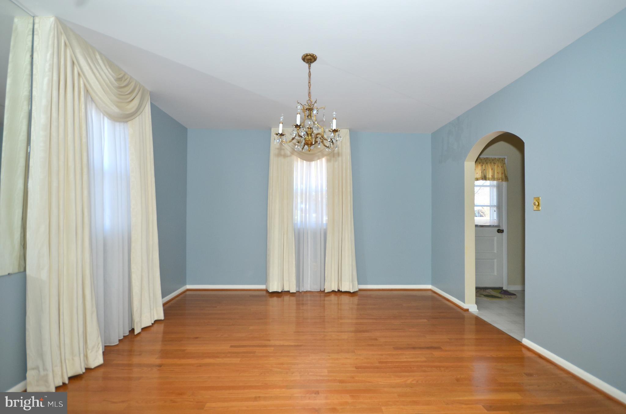 609 Mountain Road Fallston, MD 21047 - Photo 15 of 26 Dining Room Gleaming Hardwood