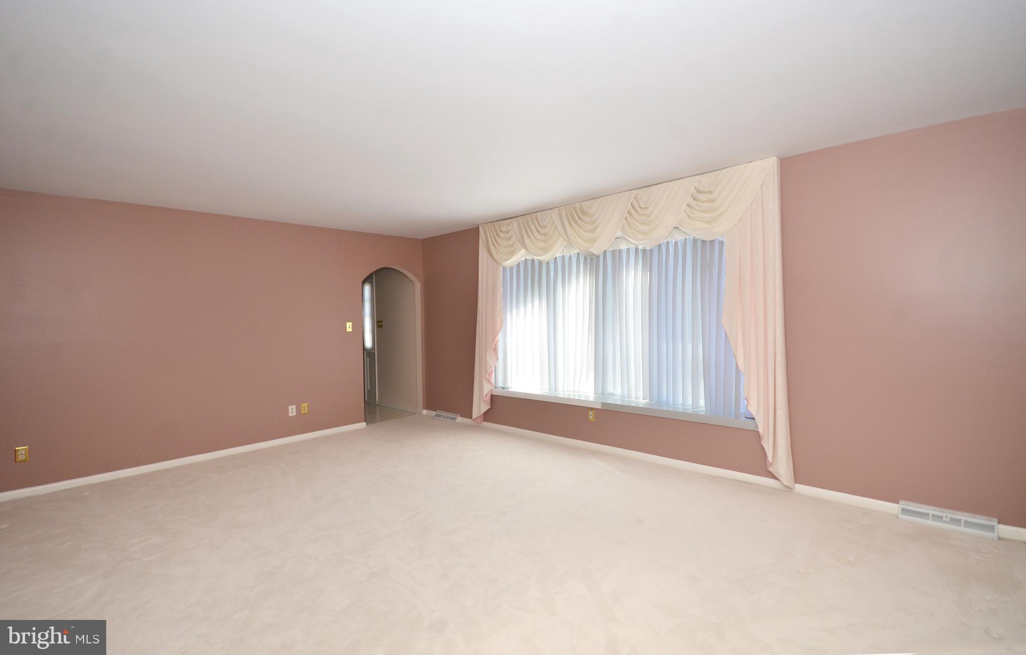 609 Mountain Road Fallston, MD 21047 - Photo 16 of 26 Living Room
