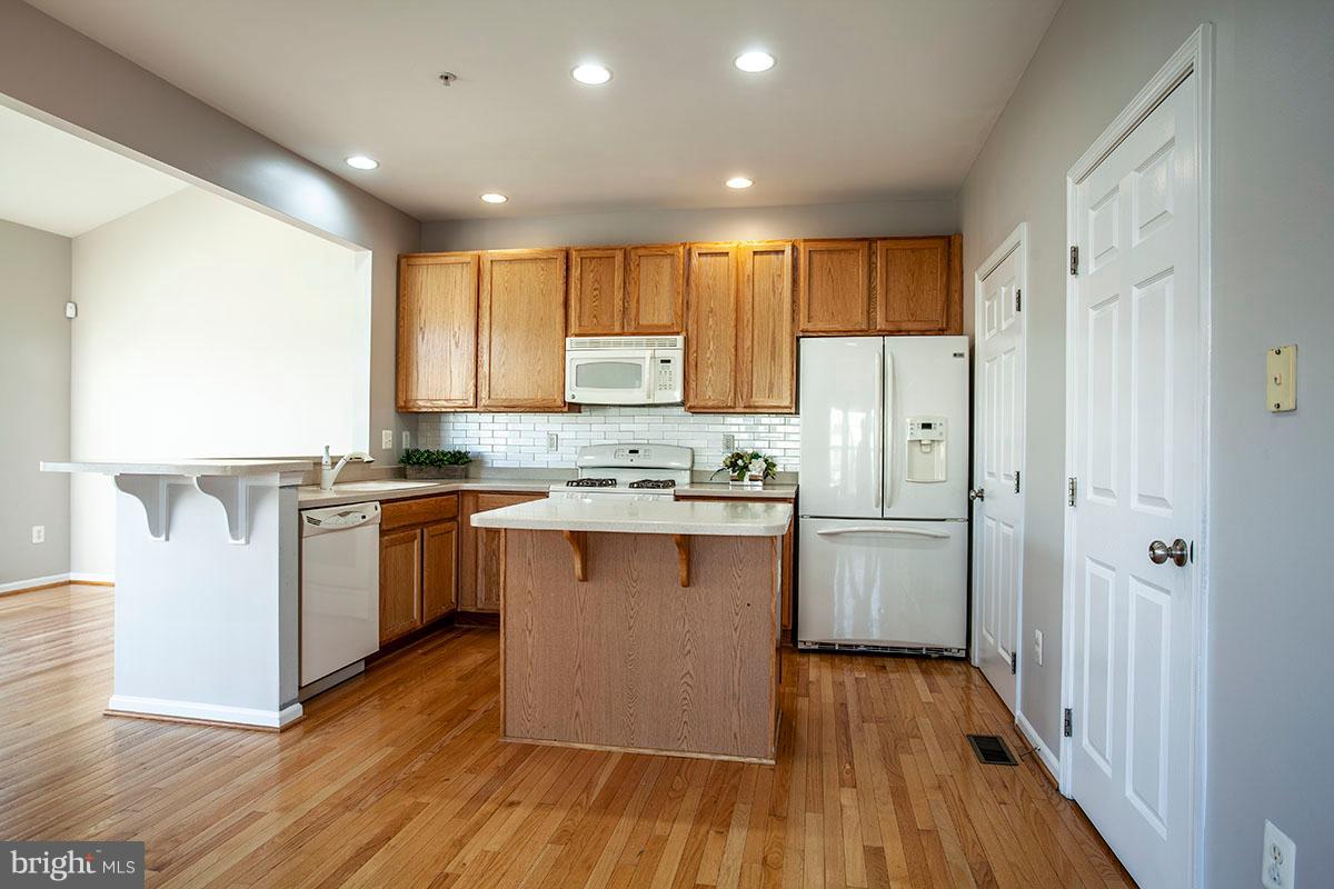 1603 Durham Way Hanover, MD 21076 - Photo 6 of 28 Kitchen w/Island