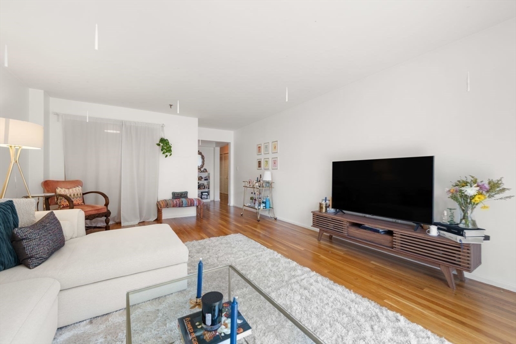 350 North Street, Unit 403 Boston, MA 02113 - Photo 6 of 31