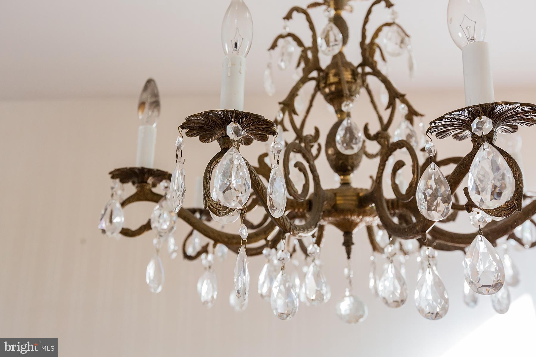 760 Blue Grass Road Lancaster, PA 17601 - Photo 13 of 61 Original 1961 Chandelier