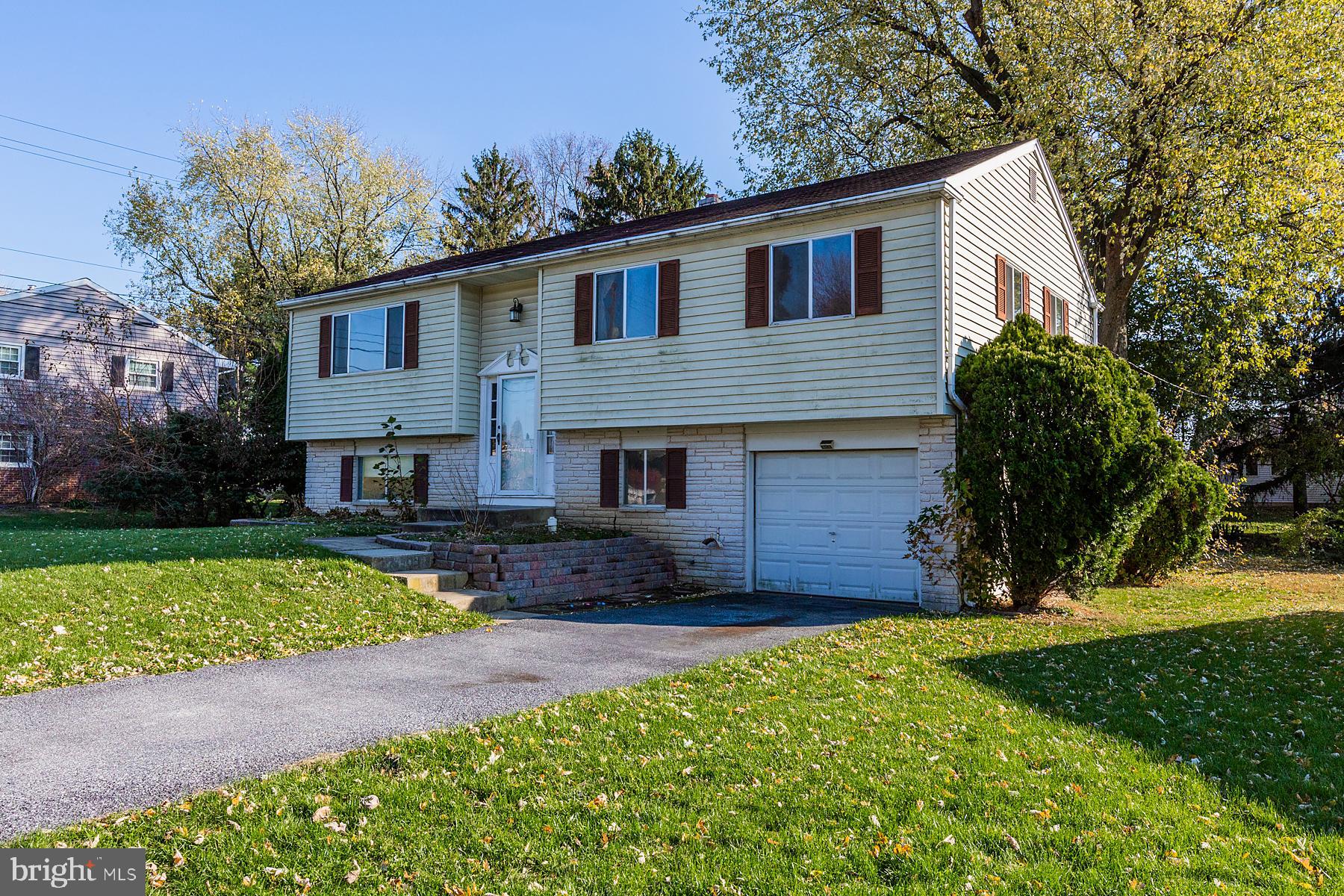 760 Blue Grass Road Lancaster, PA 17601 - Photo 4 of 61 Amble parking! Garage, Driveway & on-street!