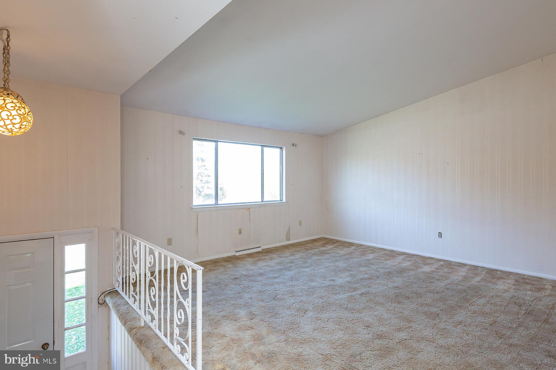 760 Blue Grass Road Lancaster, PA 17601 - Photo 5 of 61 Living room