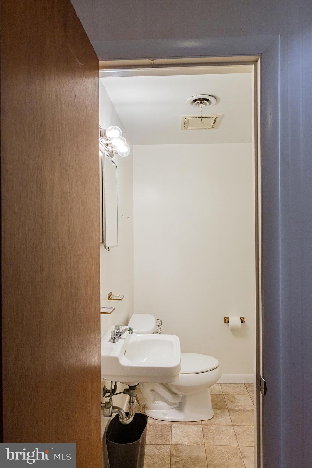 760 Blue Grass Road Lancaster, PA 17601 - Photo 45 of 61 LL Half Bath