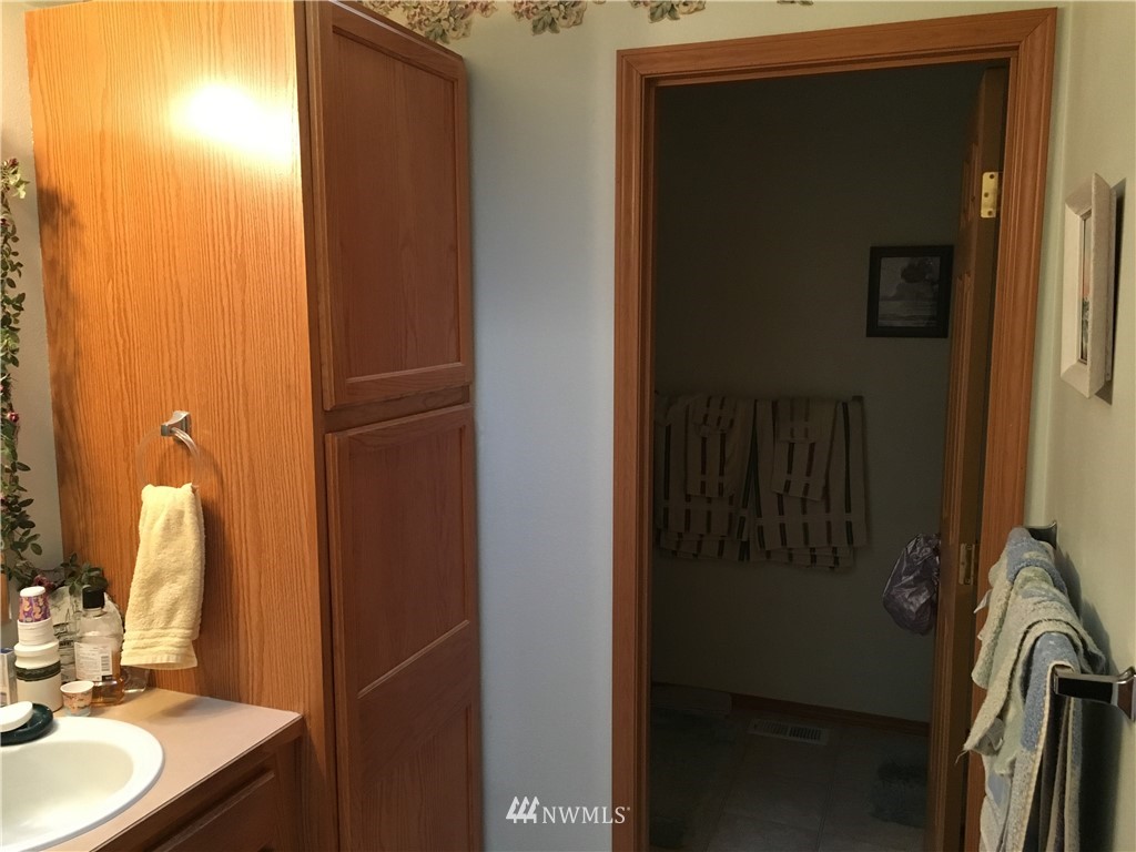 475 Roe Road Winlock, WA 98596 - Photo 13 of 25