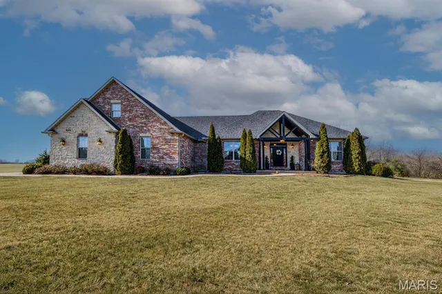 $1,099,000 | 165 Kingsborough Court, Jackson, MO 63755