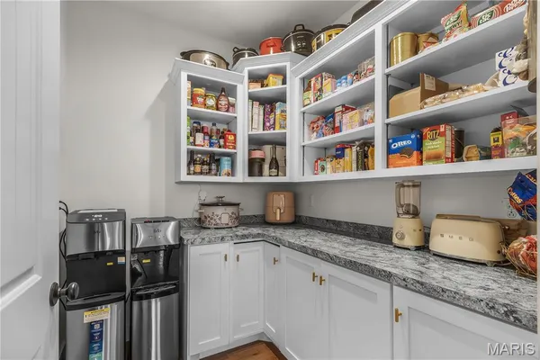$1,025,000 | 165 Kingsborough Court, Jackson, MO 63755