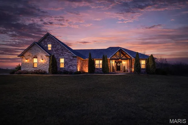 $1,099,000 | 165 Kingsborough Court, Jackson, MO 63755