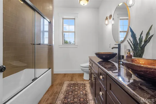 $1,050,000 | 165 Kingsborough Court, Jackson, MO 63755