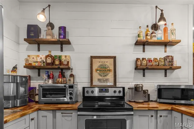 $1,099,000 | 165 Kingsborough Court, Jackson, MO 63755