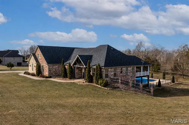 $1,099,000 | 165 Kingsborough Court, Jackson, MO 63755