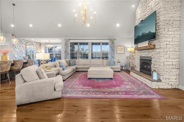 $1,025,000 | 165 Kingsborough Court, Jackson, MO 63755