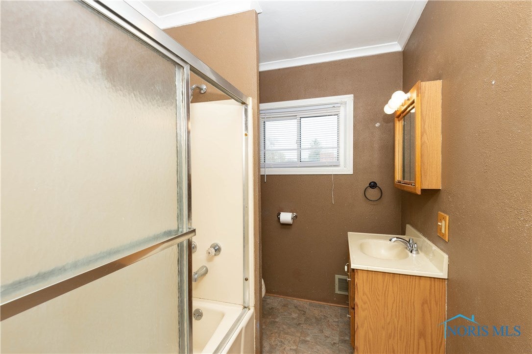 1127 Cresceus Road Oregon, OH 43616 - Photo 12 of 19 Gallery Image 12
