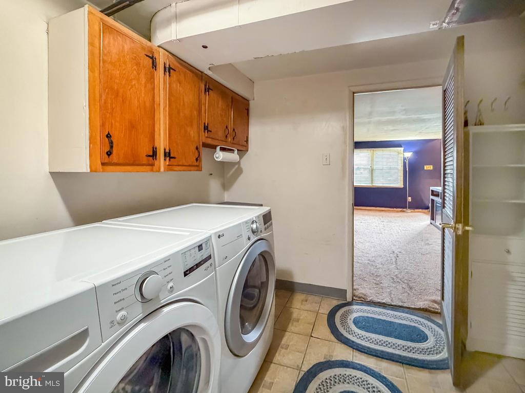 9965 Hardy Road Philadelphia, PA 19115 - Photo 33 of 43 Laundry/Utility Room w/Cabinets for Bonus Storage