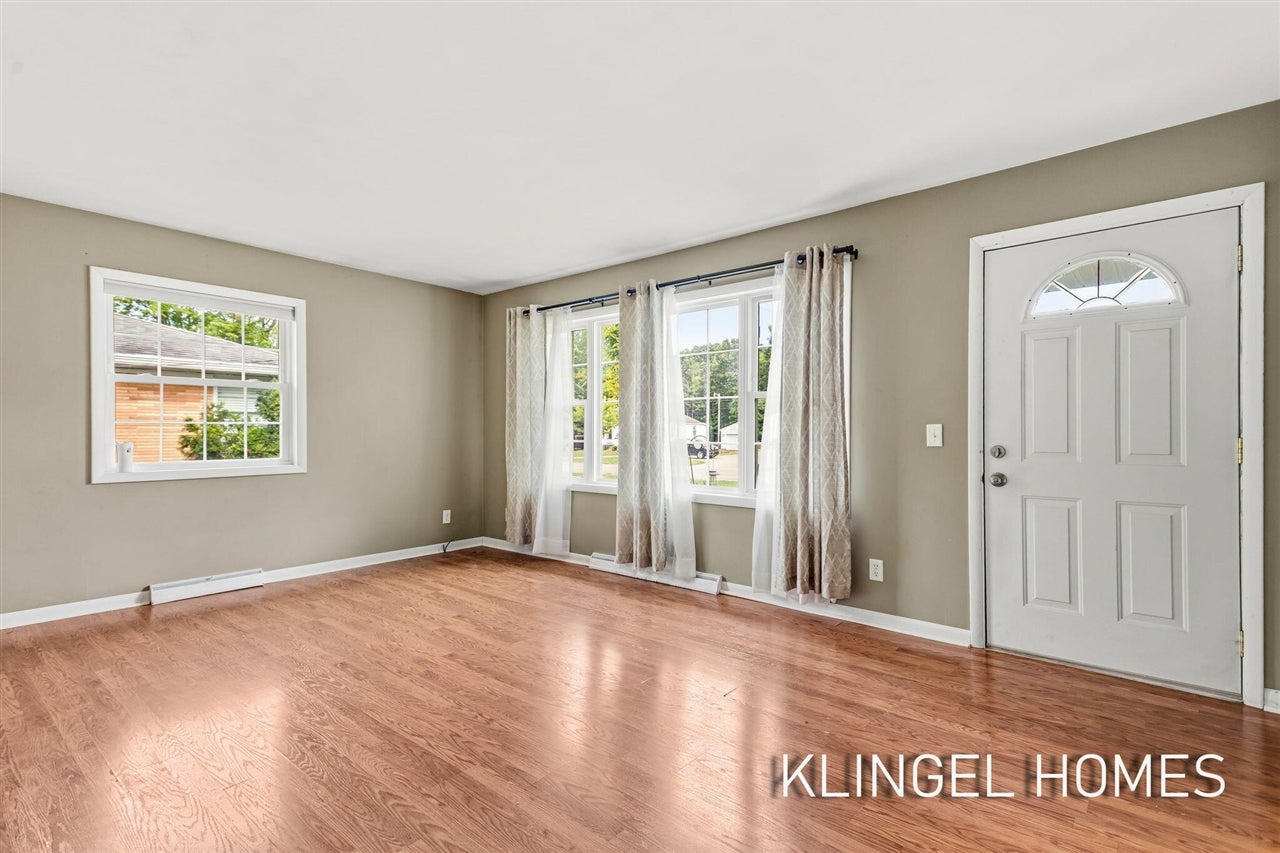 461 West Hile Road Muskegon, MI 49441 - Photo 4 of 32 Gallery Image 4