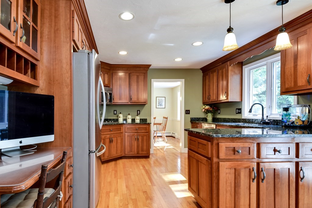 15 Nicholas Road Hopkinton, MA 01748 - Photo 12 of 34 Gallery Image 12