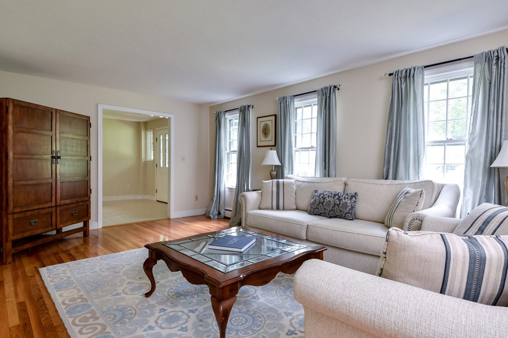 15 Nicholas Road Hopkinton, MA 01748 - Photo 7 of 34 Gallery Image 7