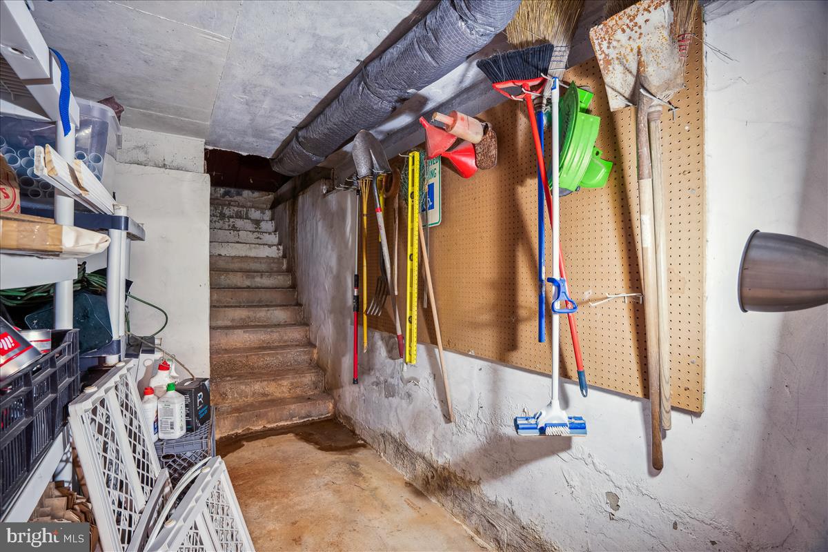 2130 Spencerville Road Spencerville, MD 20868 - Photo 29 of 36