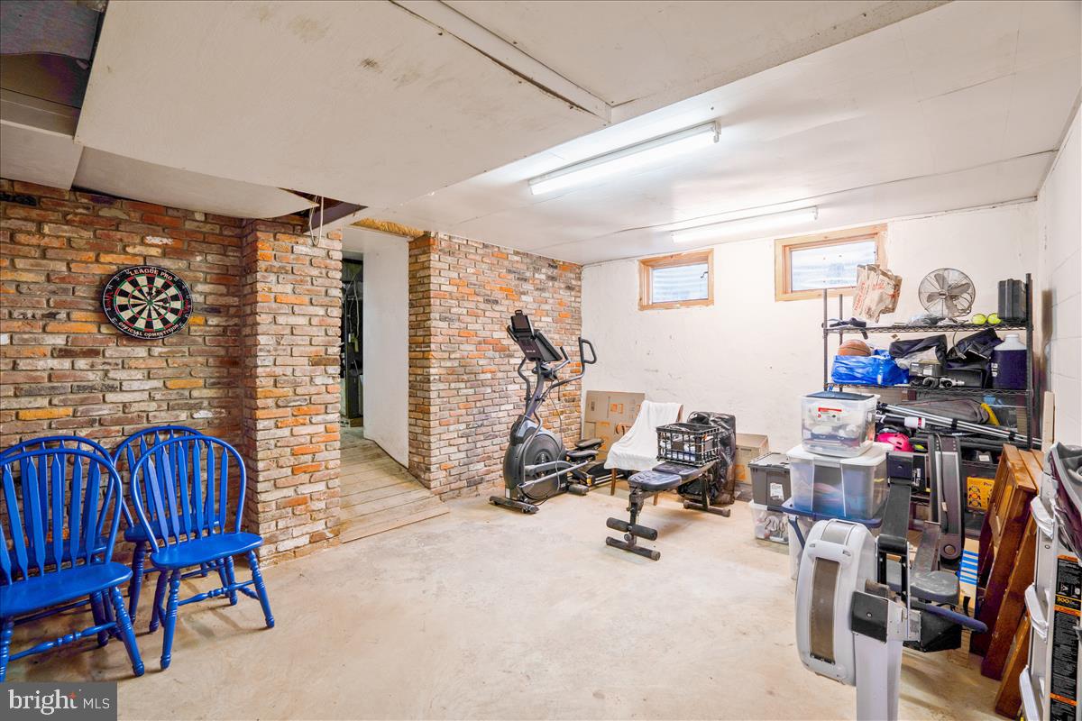 2130 Spencerville Road Spencerville, MD 20868 - Photo 32 of 36