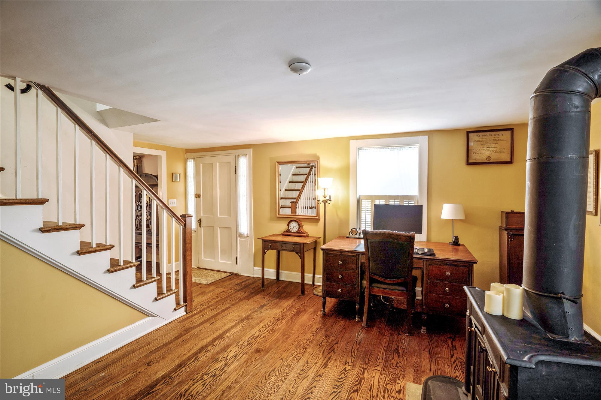 2130 Spencerville Road Spencerville, MD 20868 - Photo 9 of 36 Living Room