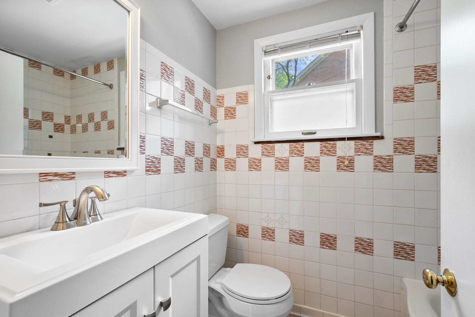 9120 East Prairie Road Evanston, IL 60203 - Photo 14 of 19
