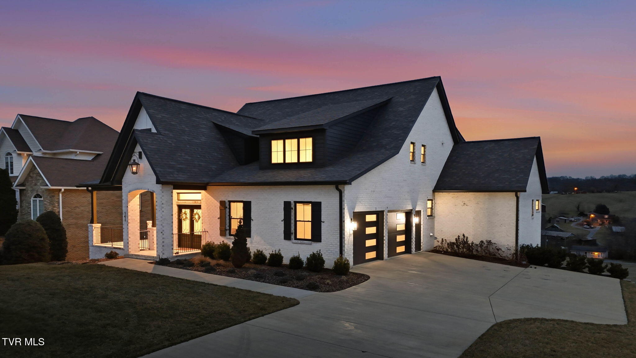 141 Laurel Ridge Drive Jonesborough, TN 37659 - Photo 27 of 30 25-web-or-mls-Twilights-2