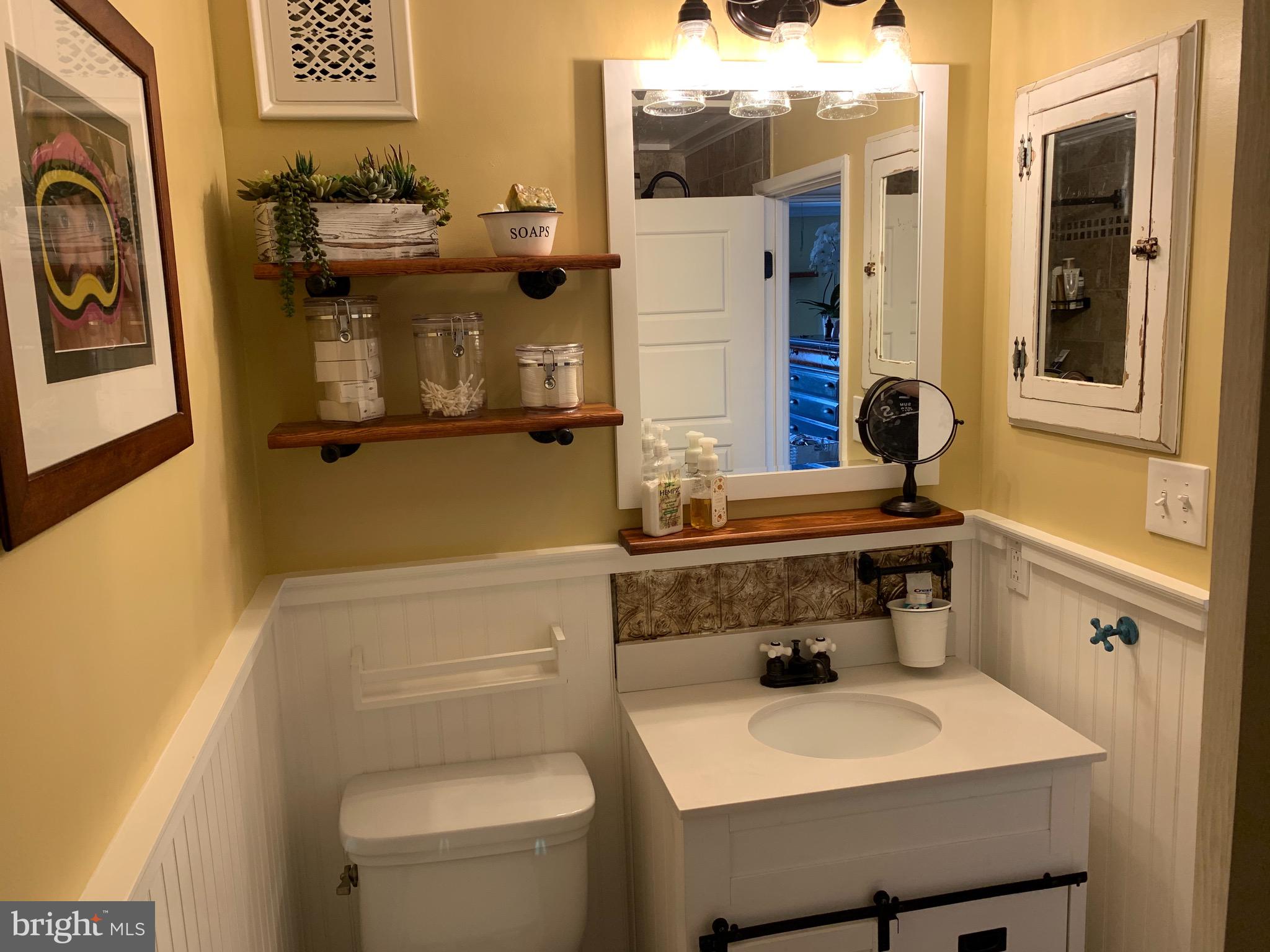 10802 Rayland Road Philadelphia, PA 19154 - Photo 22 of 45 Upstairs bathroom