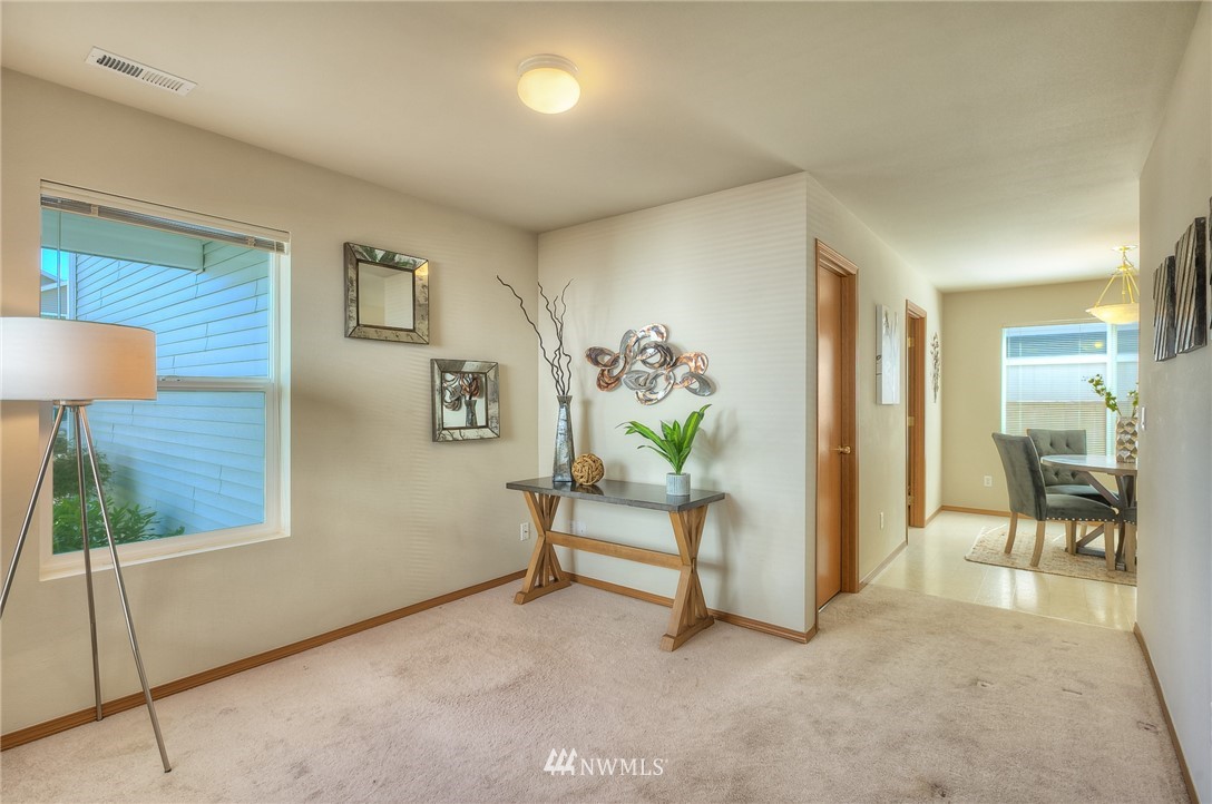 18127 168th Way Southeast Renton, WA 98058 - Photo 5 of 25 Gallery Image 5