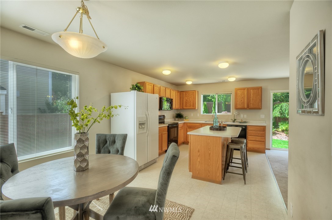 18127 168th Way Southeast Renton, WA 98058 - Photo 6 of 25 Gallery Image 6