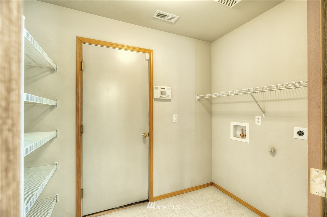 18127 168th Way Southeast Renton, WA 98058 - Photo 10 of 25 Gallery Image 10