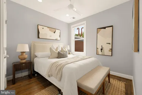 $1,500,000 | 647 A Street Southeast, Washington, DC 20003