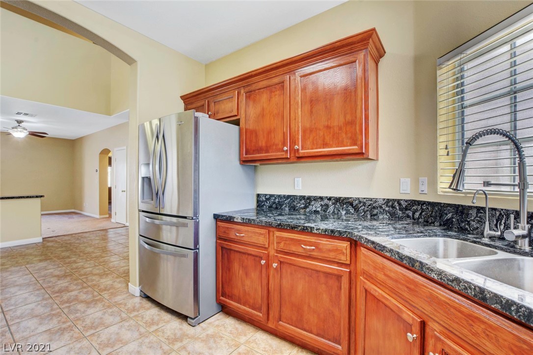 5918 Crumbling Ridge Street Henderson, NV 89011 - Photo 6 of 50