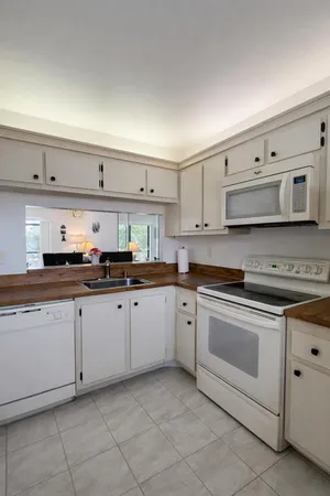 $1,950 | 7118 Golf Colony Court, Unit 103, Lake Worth, FL 33467