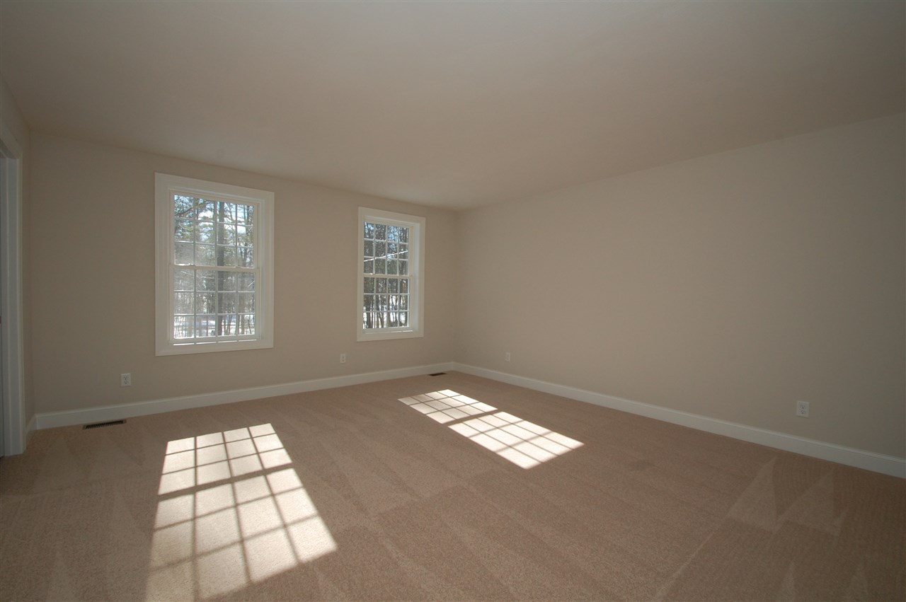 44 Old Derry Road Londonderry, NH 03053 - Photo 12 of 20 Gallery Image 12