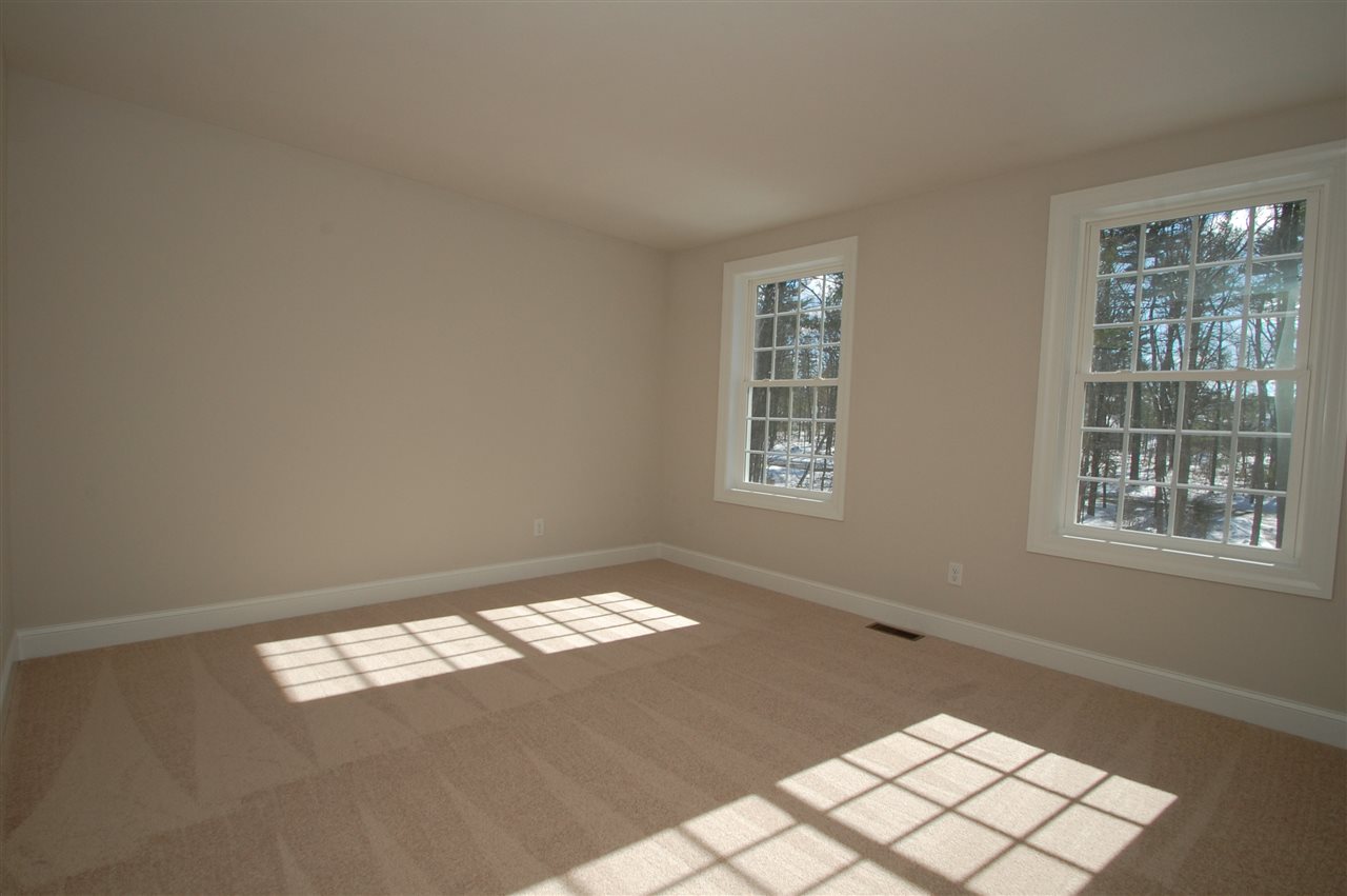 44 Old Derry Road Londonderry, NH 03053 - Photo 14 of 20 Gallery Image 14