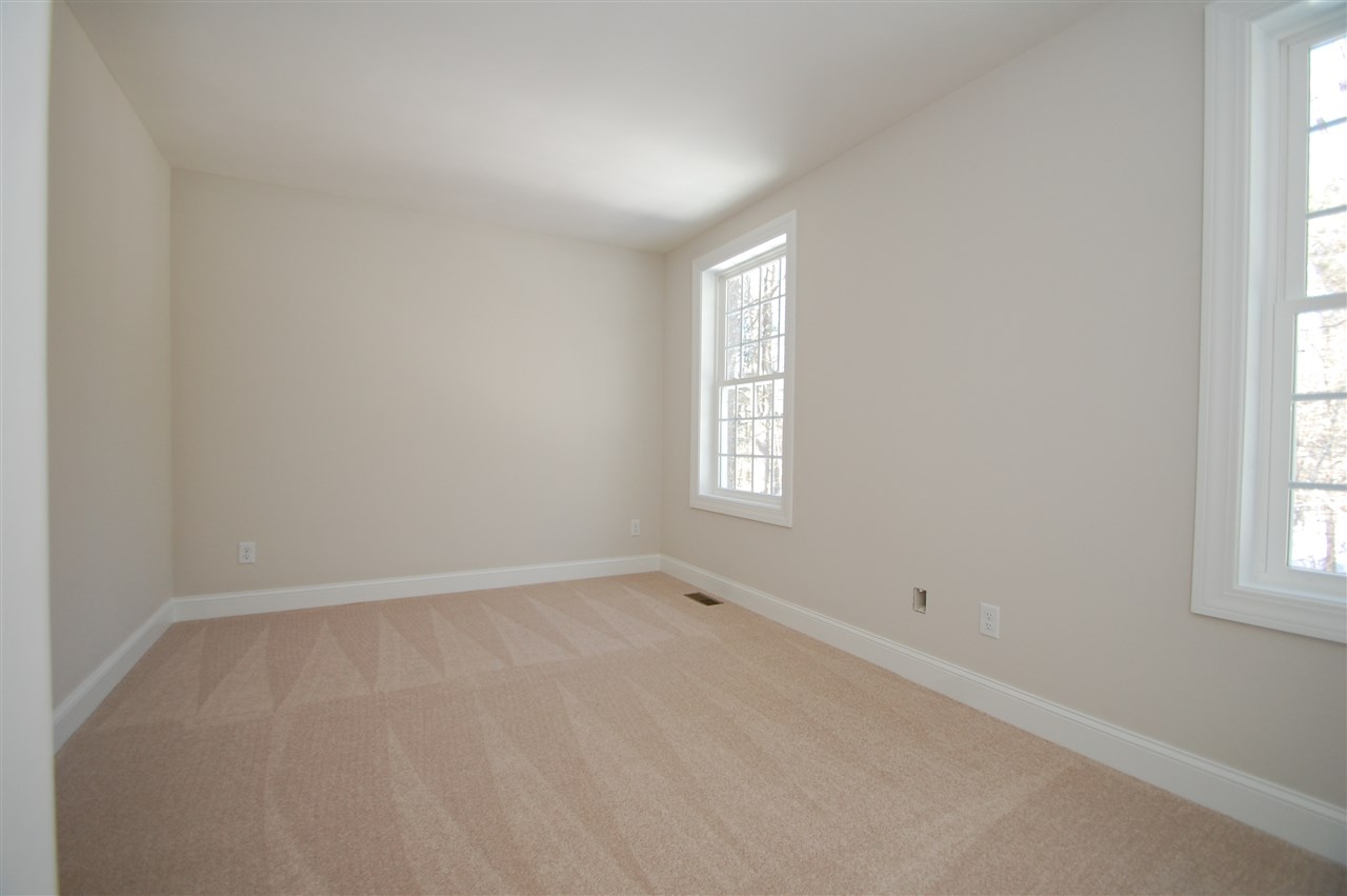 44 Old Derry Road Londonderry, NH 03053 - Photo 16 of 20 Gallery Image 16