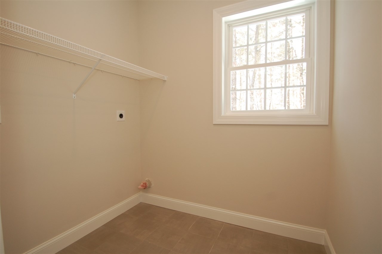 44 Old Derry Road Londonderry, NH 03053 - Photo 18 of 20 Gallery Image 18