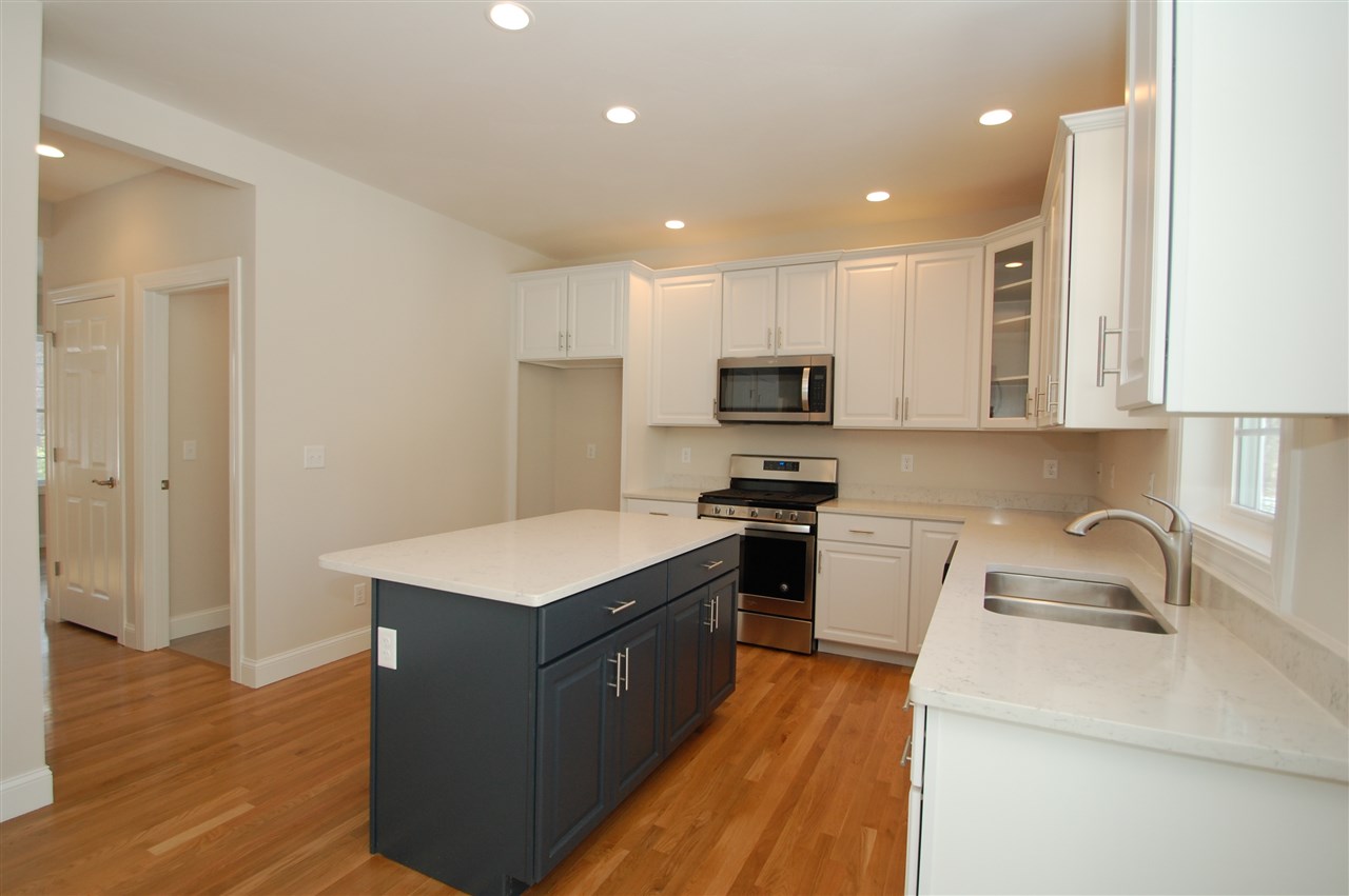 44 Old Derry Road Londonderry, NH 03053 - Photo 3 of 20 Gallery Image 3