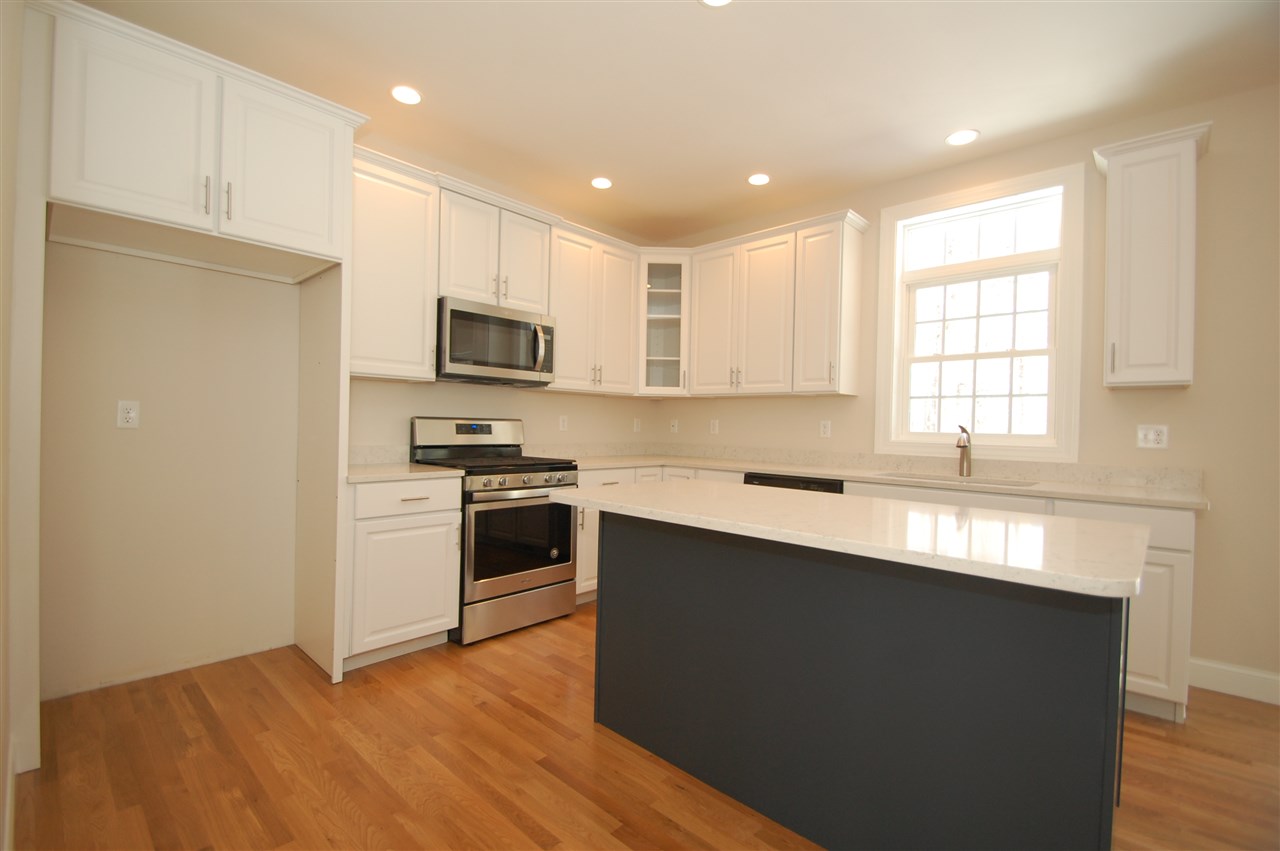 44 Old Derry Road Londonderry, NH 03053 - Photo 4 of 20 Gallery Image 4