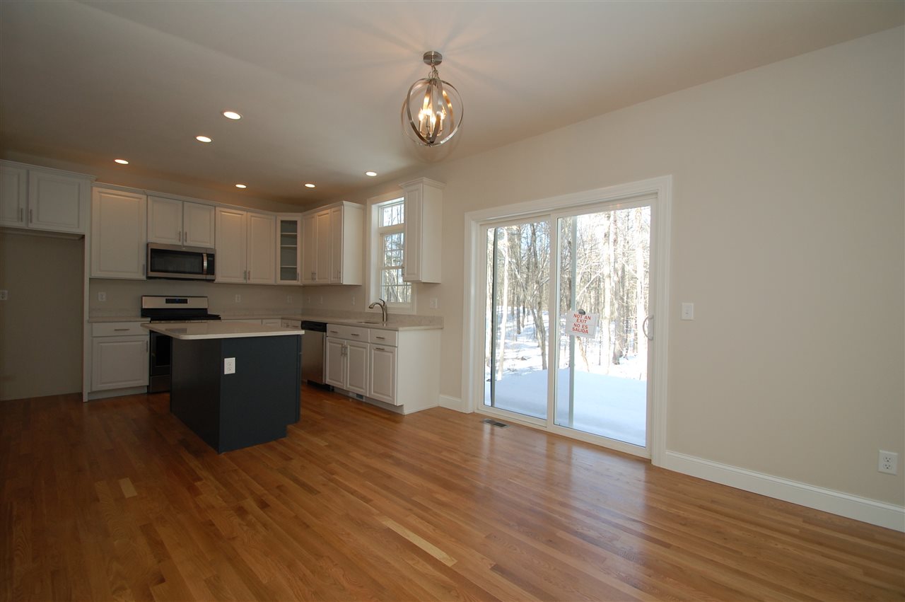 44 Old Derry Road Londonderry, NH 03053 - Photo 5 of 20 Gallery Image 5