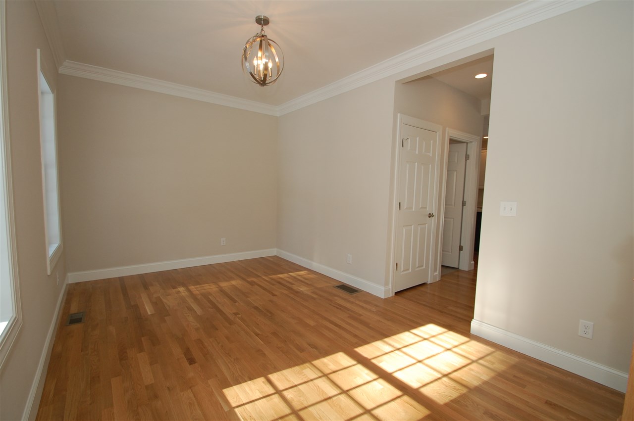 44 Old Derry Road Londonderry, NH 03053 - Photo 6 of 20 Gallery Image 6