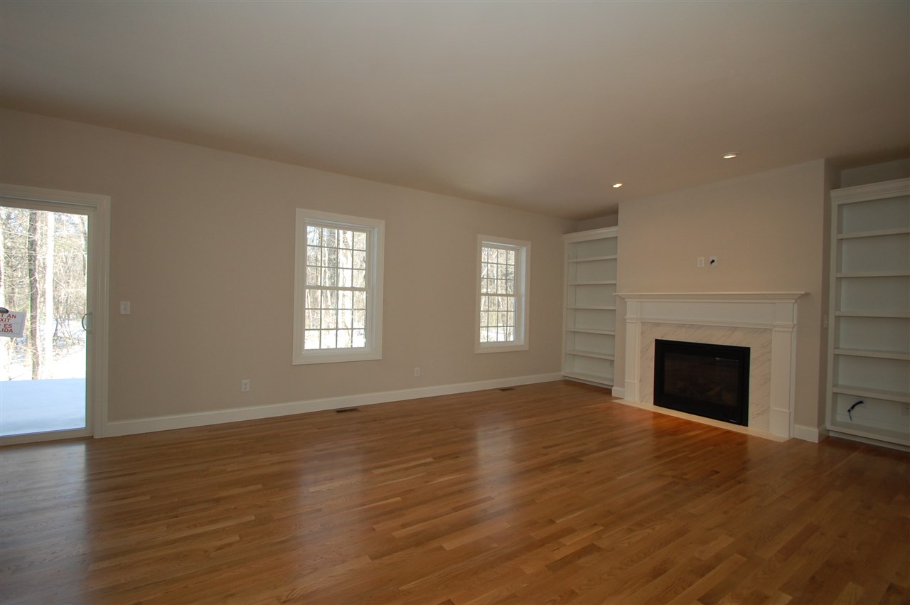 44 Old Derry Road Londonderry, NH 03053 - Photo 8 of 20 Gallery Image 8