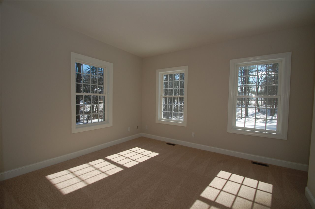 44 Old Derry Road Londonderry, NH 03053 - Photo 10 of 20 Gallery Image 10