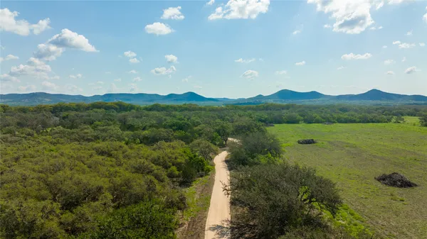 $850,000 | Undisclosed Address, Utopia, TX 78884
