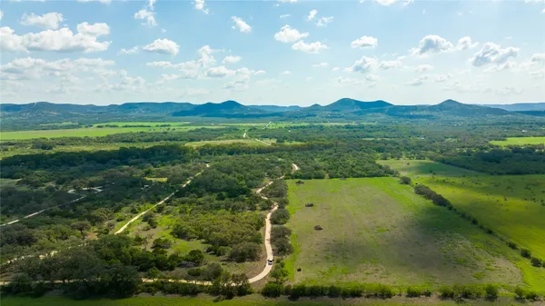 $850,000 | Undisclosed Address, Utopia, TX 78884