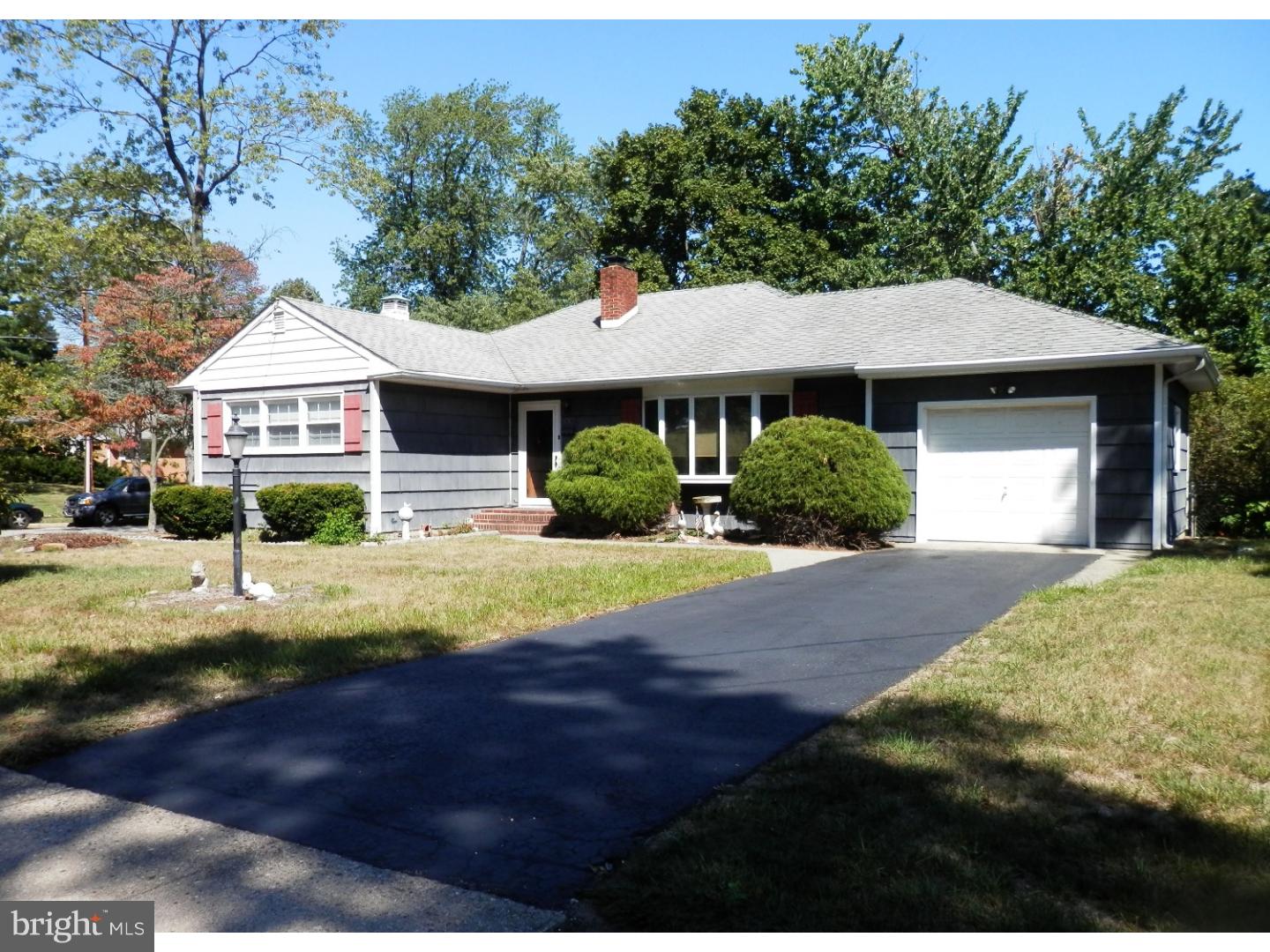 863 Smith Street Riverside, NJ 08075 - Photo 1 of 6 Exterior Front