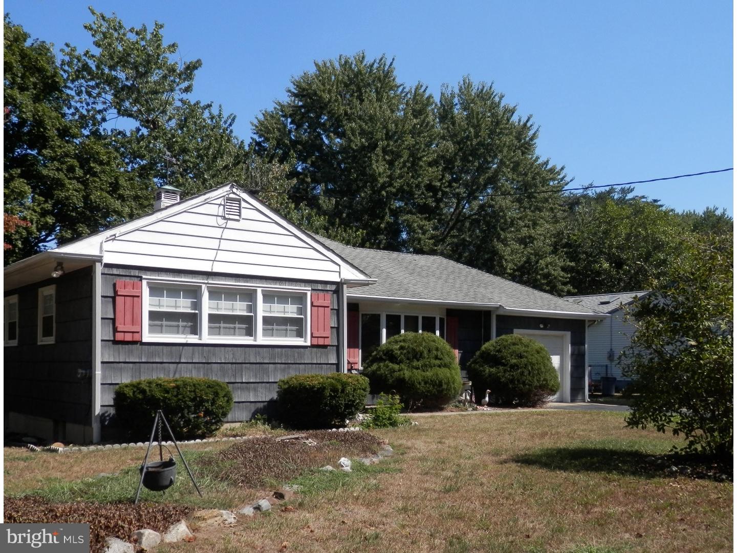 863 Smith Street Riverside, NJ 08075 - Photo 2 of 6 Exterior Front