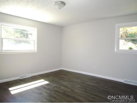 370 Bailey Road Candler, NC 28715 - Photo 8 of 24 Gallery Image 8