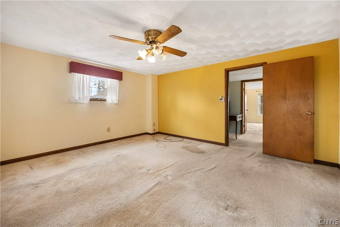 8258 Thompson Road Cicero, NY 13039 - Photo 19 of 39
