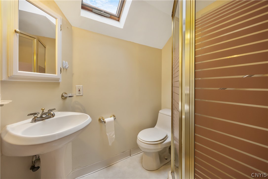 8258 Thompson Road Cicero, NY 13039 - Photo 21 of 39